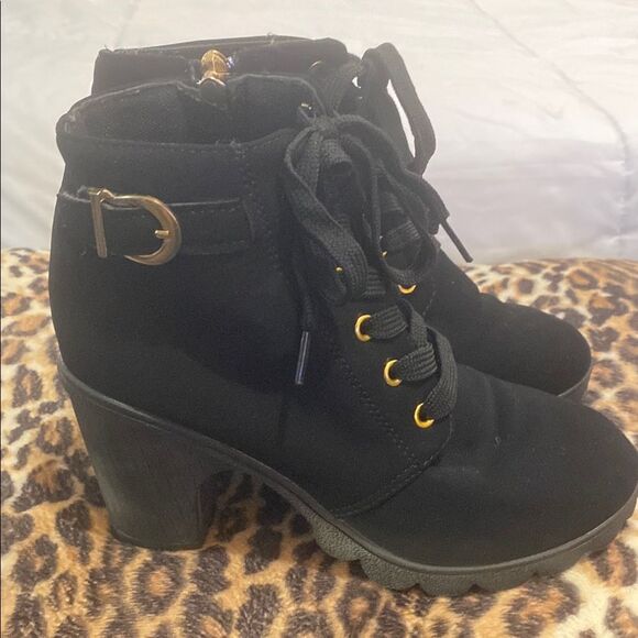 Stylish Black Ankle Boots Size 6 from Shein - Picture 6 of 10